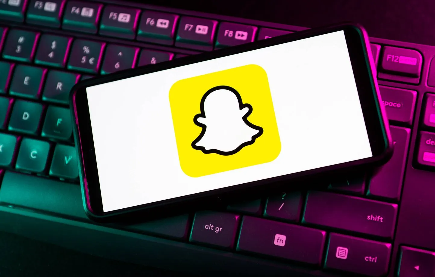 Snapchat gönderilen mesajları düzenlemeye izin verecek!