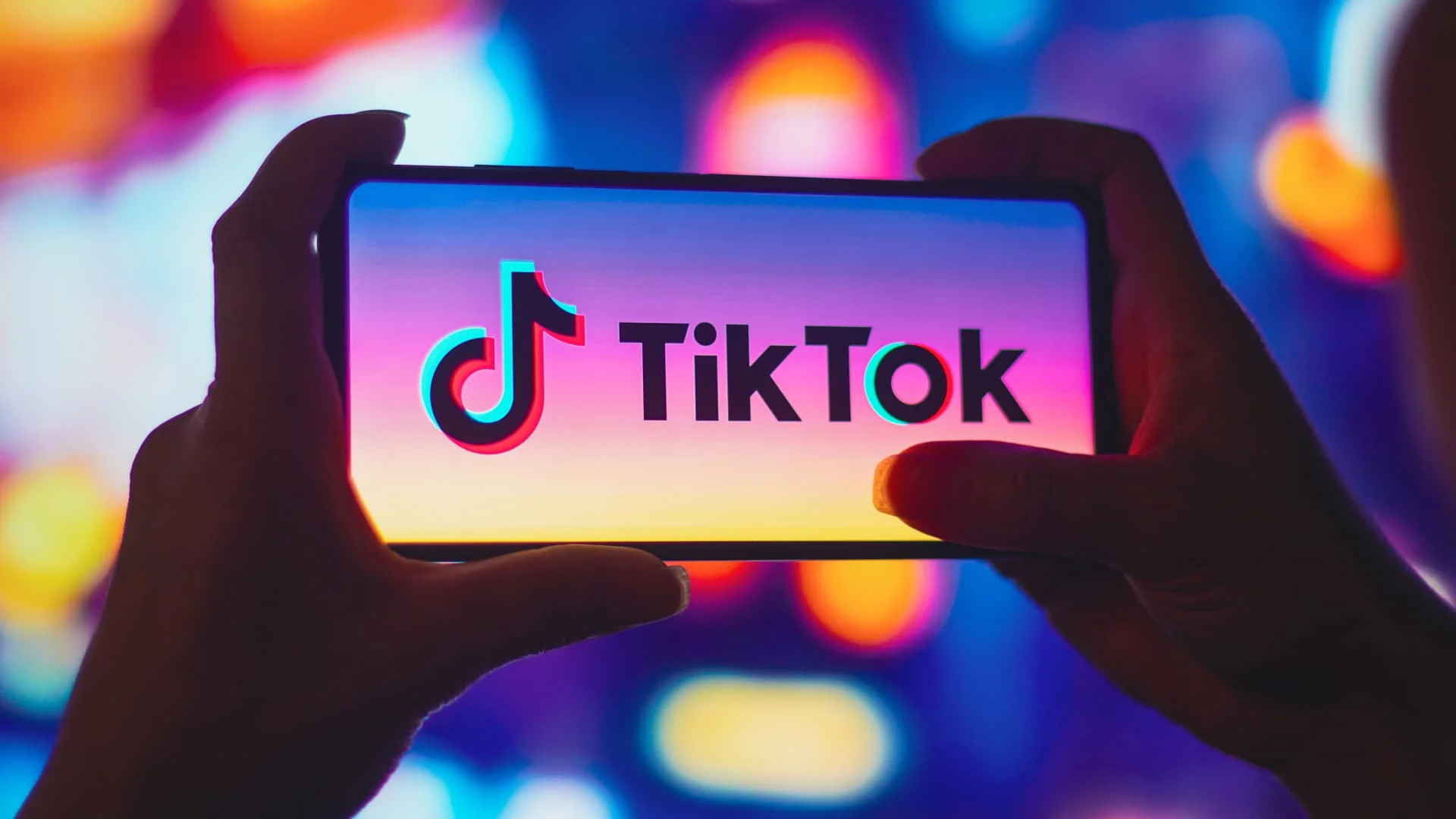 Halk ayaklandı! Fransa’dan Tiktok yasağı geldi